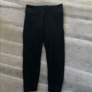 black cropped pink leggings